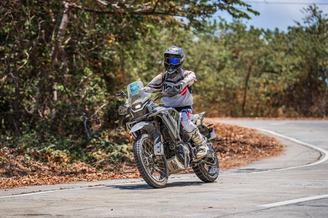 Test a testa #3 - CFMoto 450MT vs Royal Enfield Himalayan 450 +VIDEO+